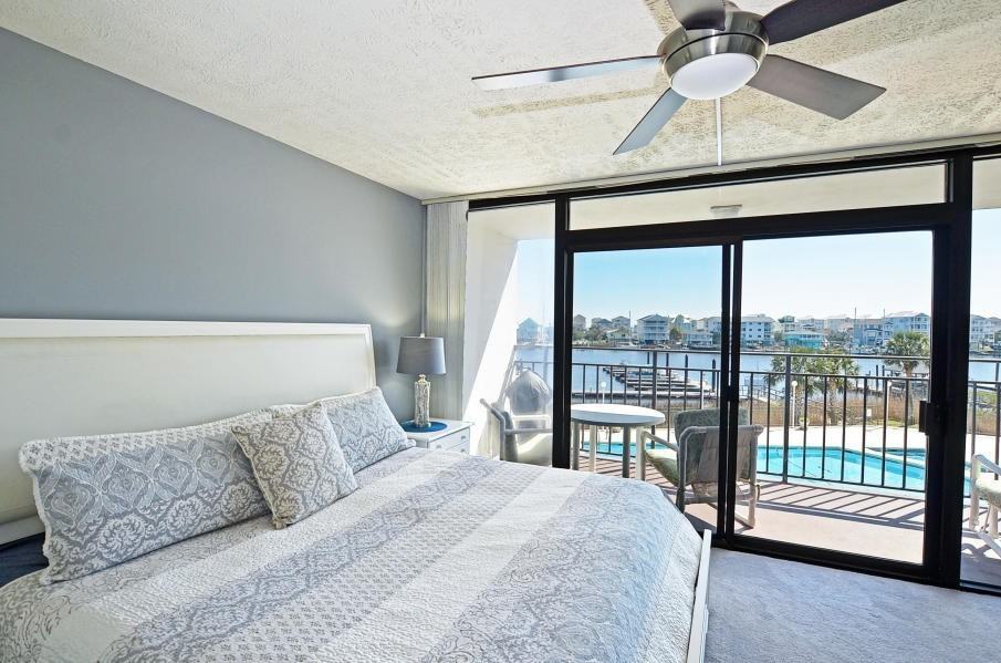 1080 Saint Joseph St - Photo 7 of 45