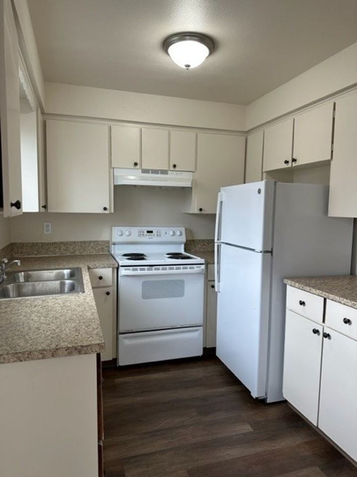 184-2nd St 4 Plex - Photo 5 of 14