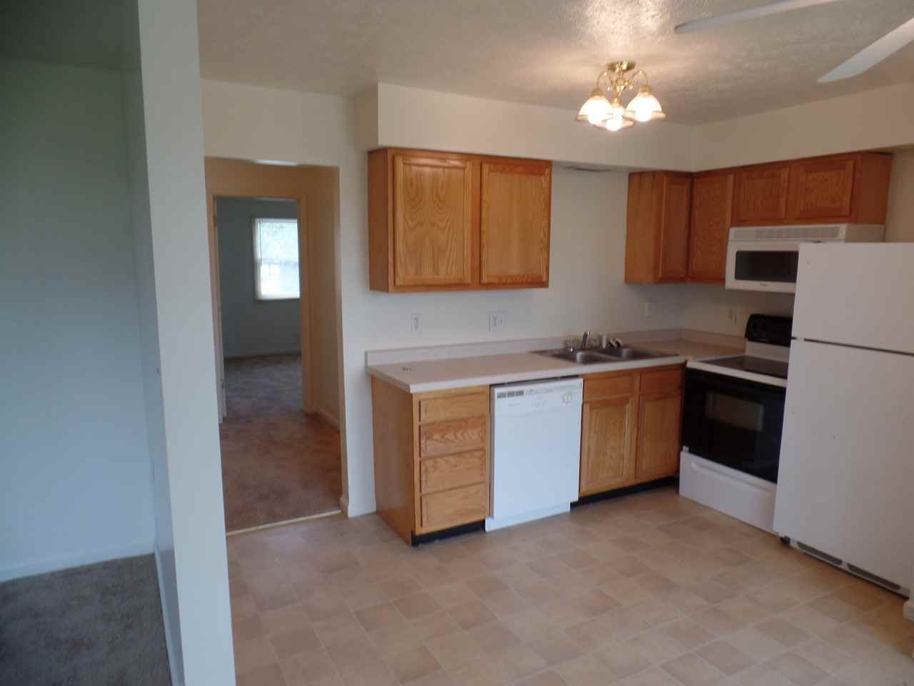 Williamsburg Apartment Homes LLC - Photo 7 of 22