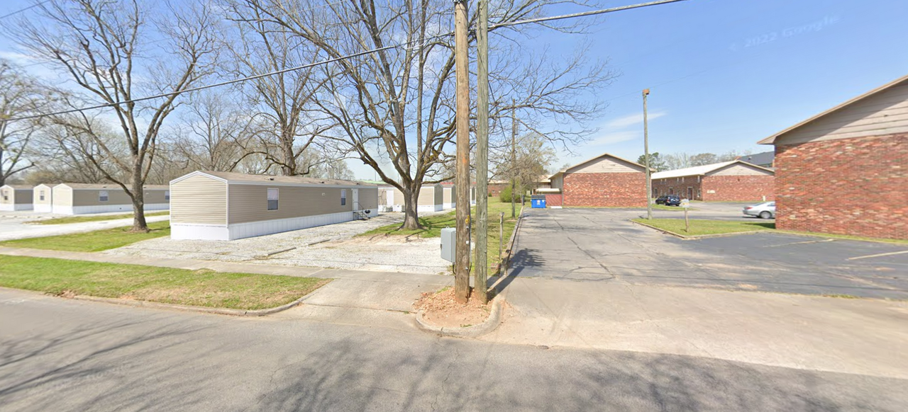 Jamestown Apartments 2 bed/1.5 bath - Photo 3 of 15