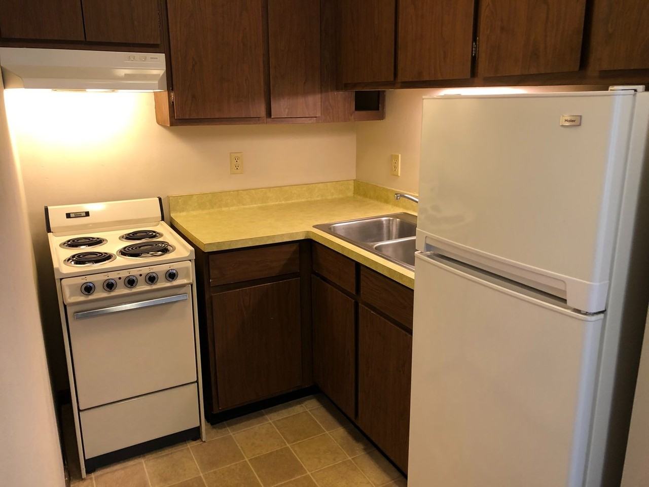 1707 North Wisconsin Street - Photo 4 of 11