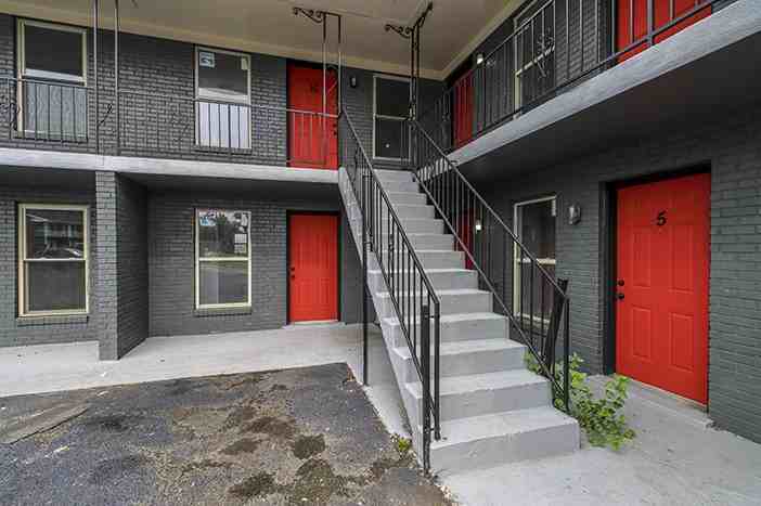 3405 Shagbark Rd - Photo 4 of 35