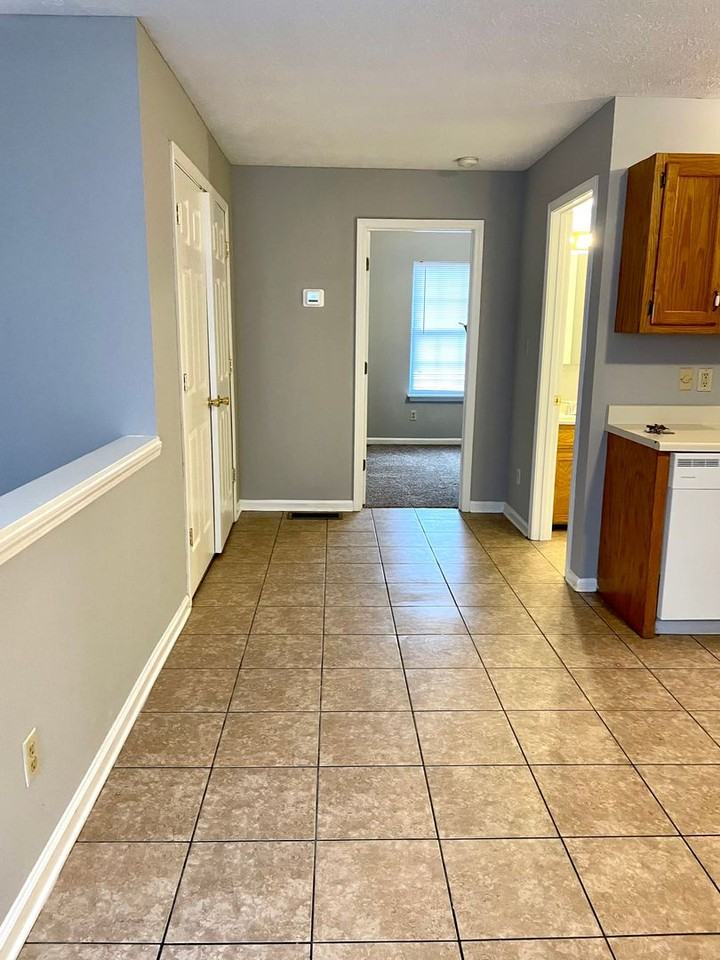 324 Kristin Drive - Photo 2 of 9