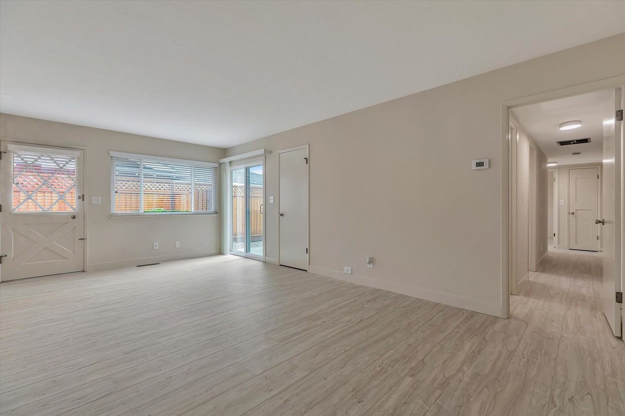 2142 Town And Country Ln - Photo 7 of 50