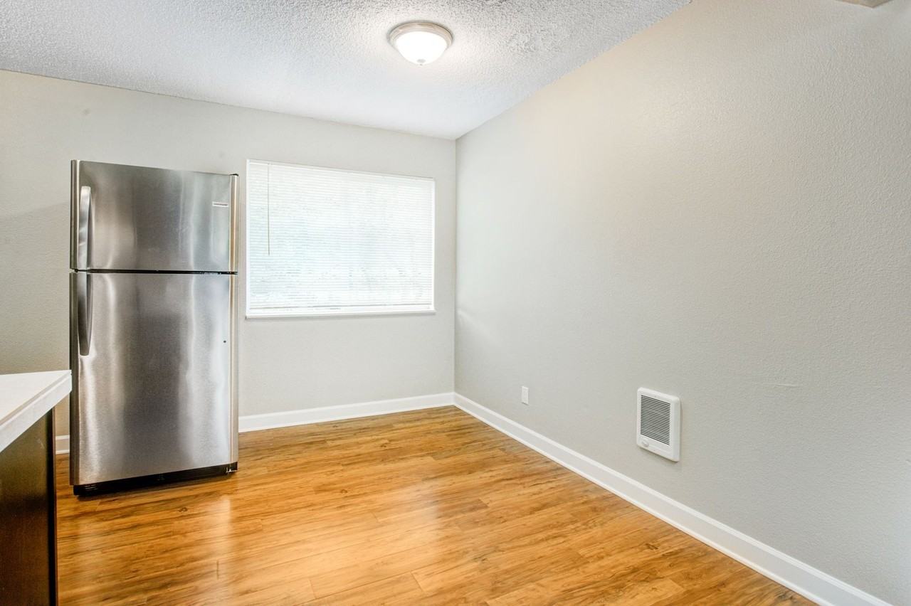 13306 SE Linden Ln - Photo 4 of 18