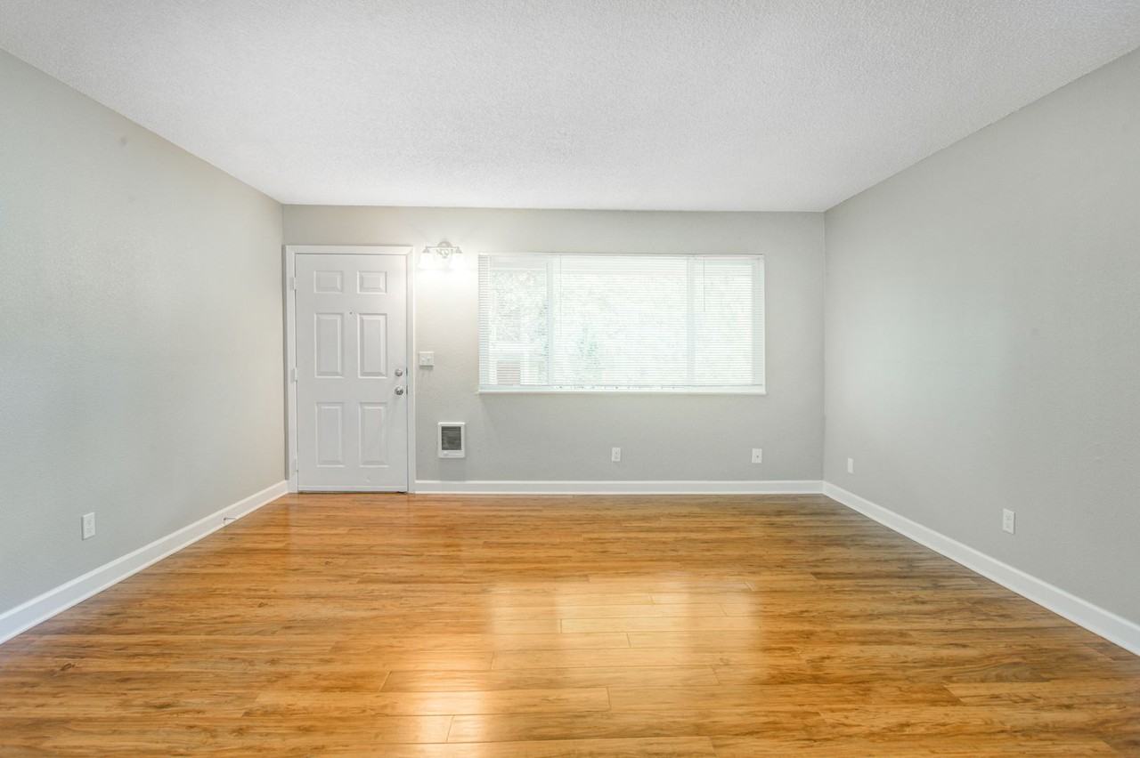 13306 SE Linden Ln - Photo 5 of 18