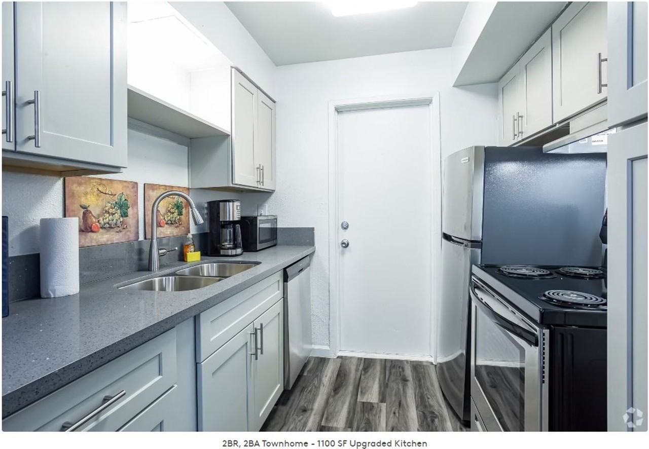 The Diplomat Apartments - Photo 2 of 6