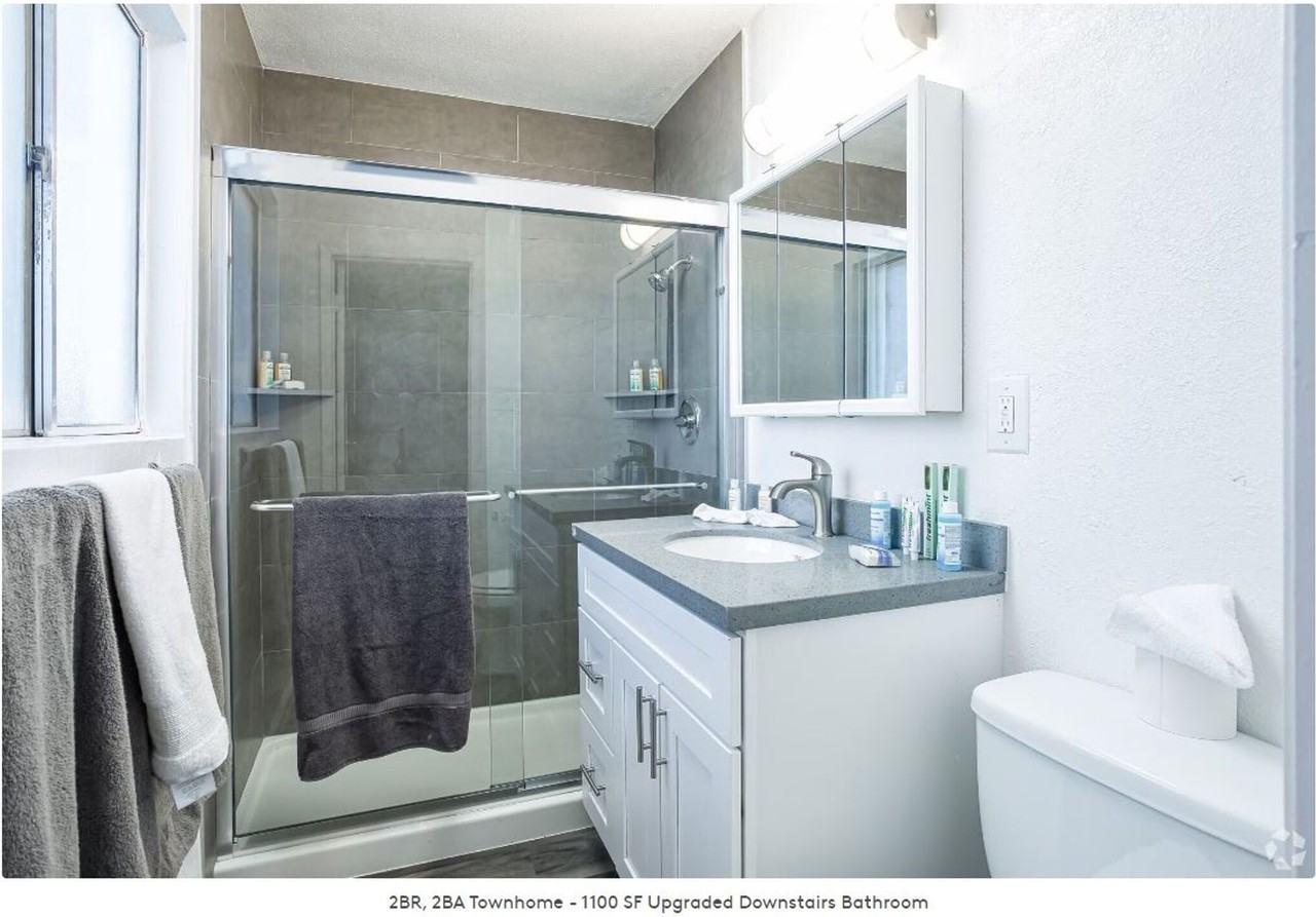 The Diplomat Apartments - Photo 4 of 6