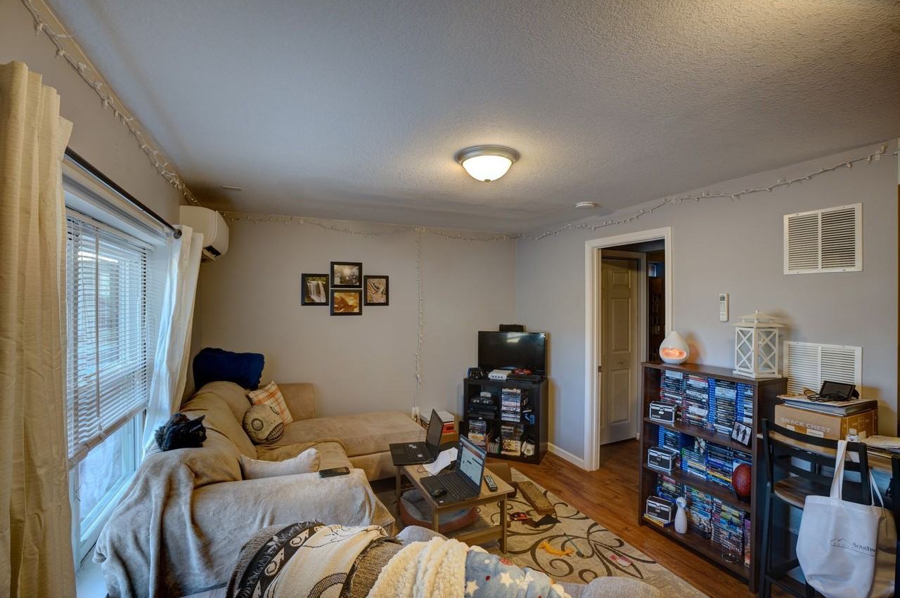 Campus Apartments East - Photo 4 of 11