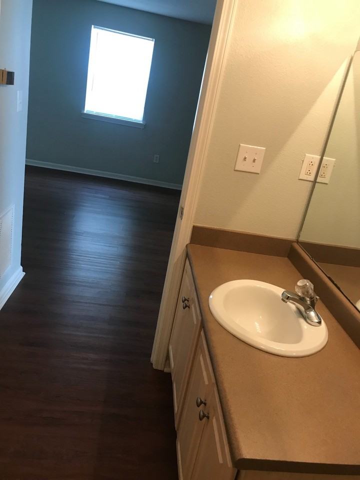 Fulton Place Apts. - Photo 7 of 13