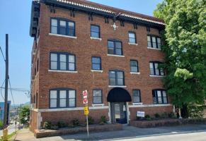 featured image of 324 E 8th St