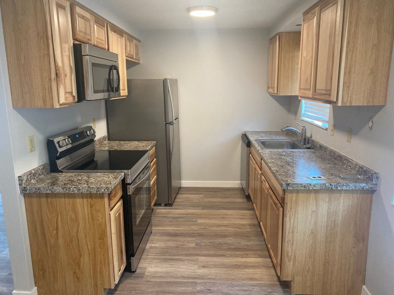 87-Garden Court Apartments - Photo 5 of 17