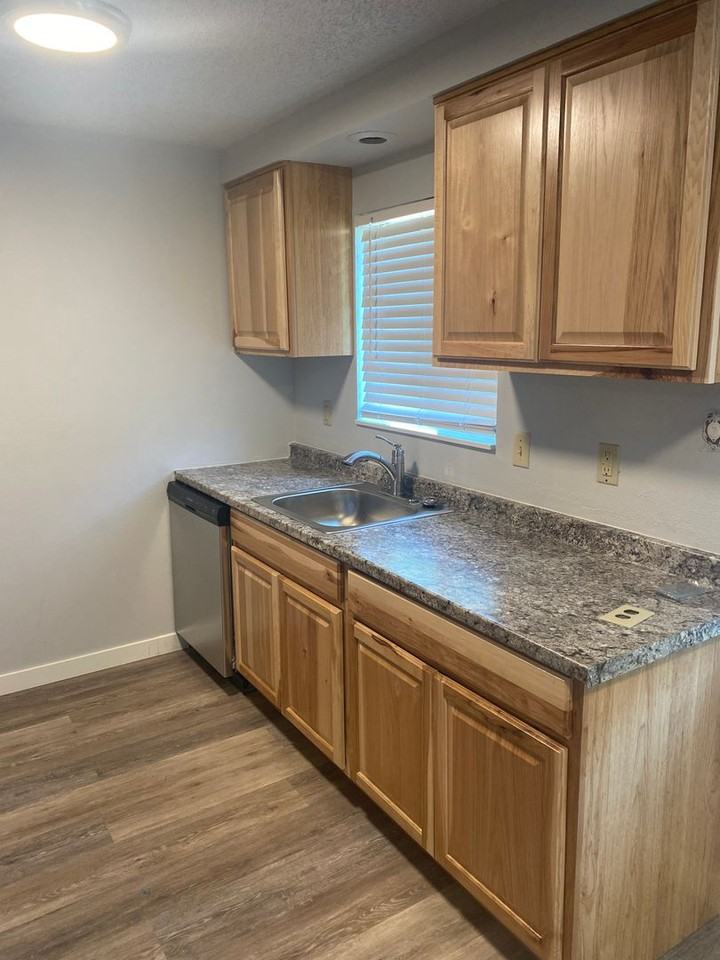 87-Garden Court Apartments - Photo 3 of 17