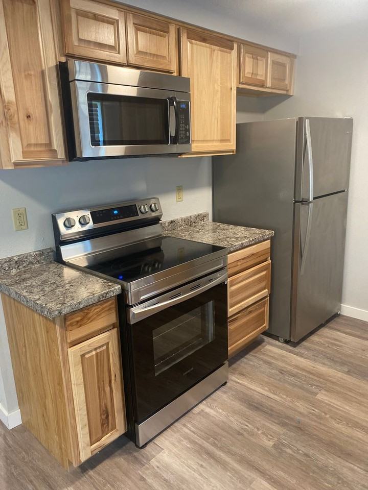 87-Garden Court Apartments - Photo 4 of 17