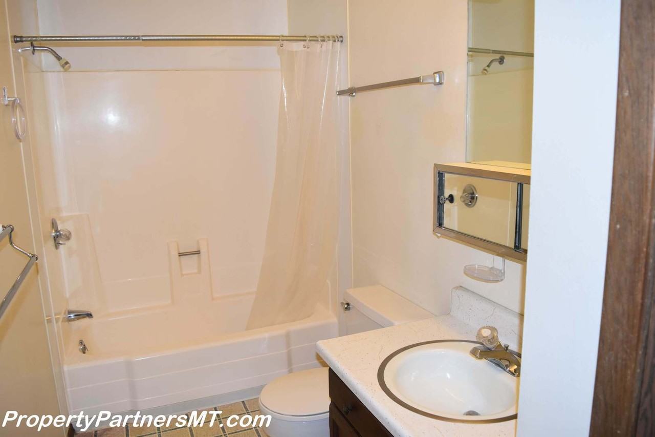 209 S 15th Ave - Photo 4 of 5
