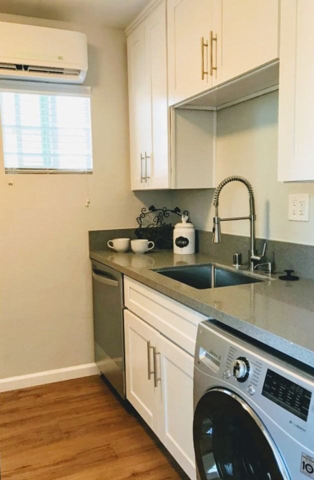 The Metro - Photo 2 of 14