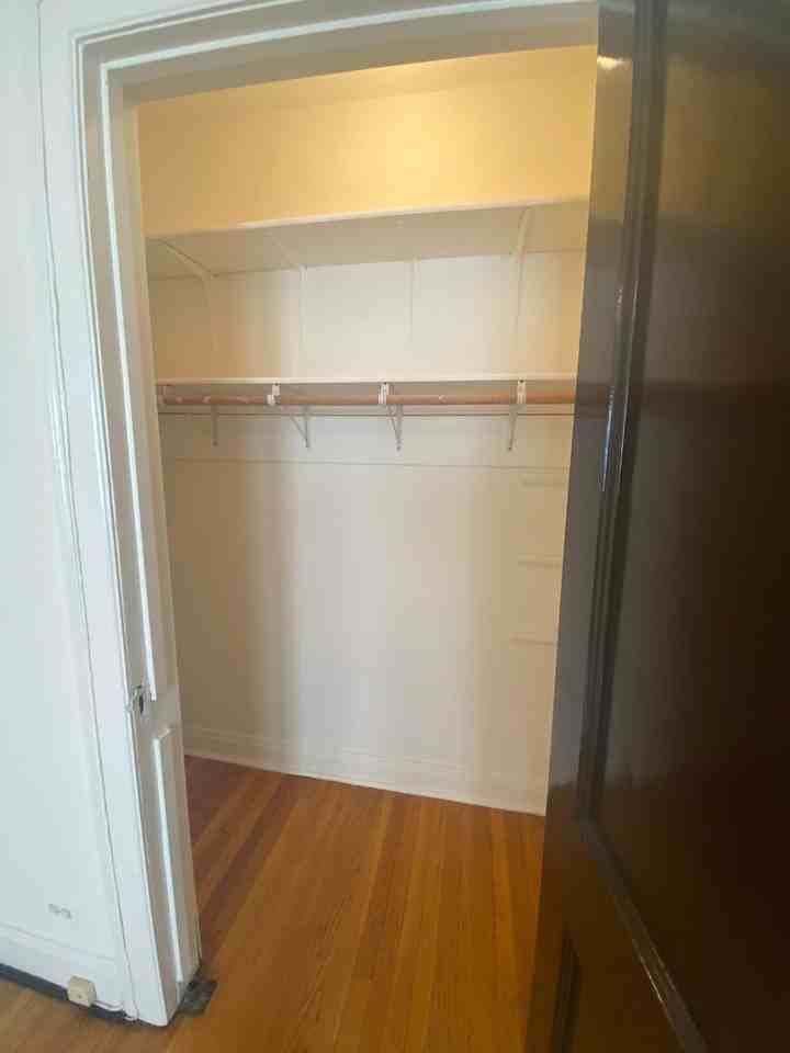 344 - *Argyle Manor* - Photo 5 of 9