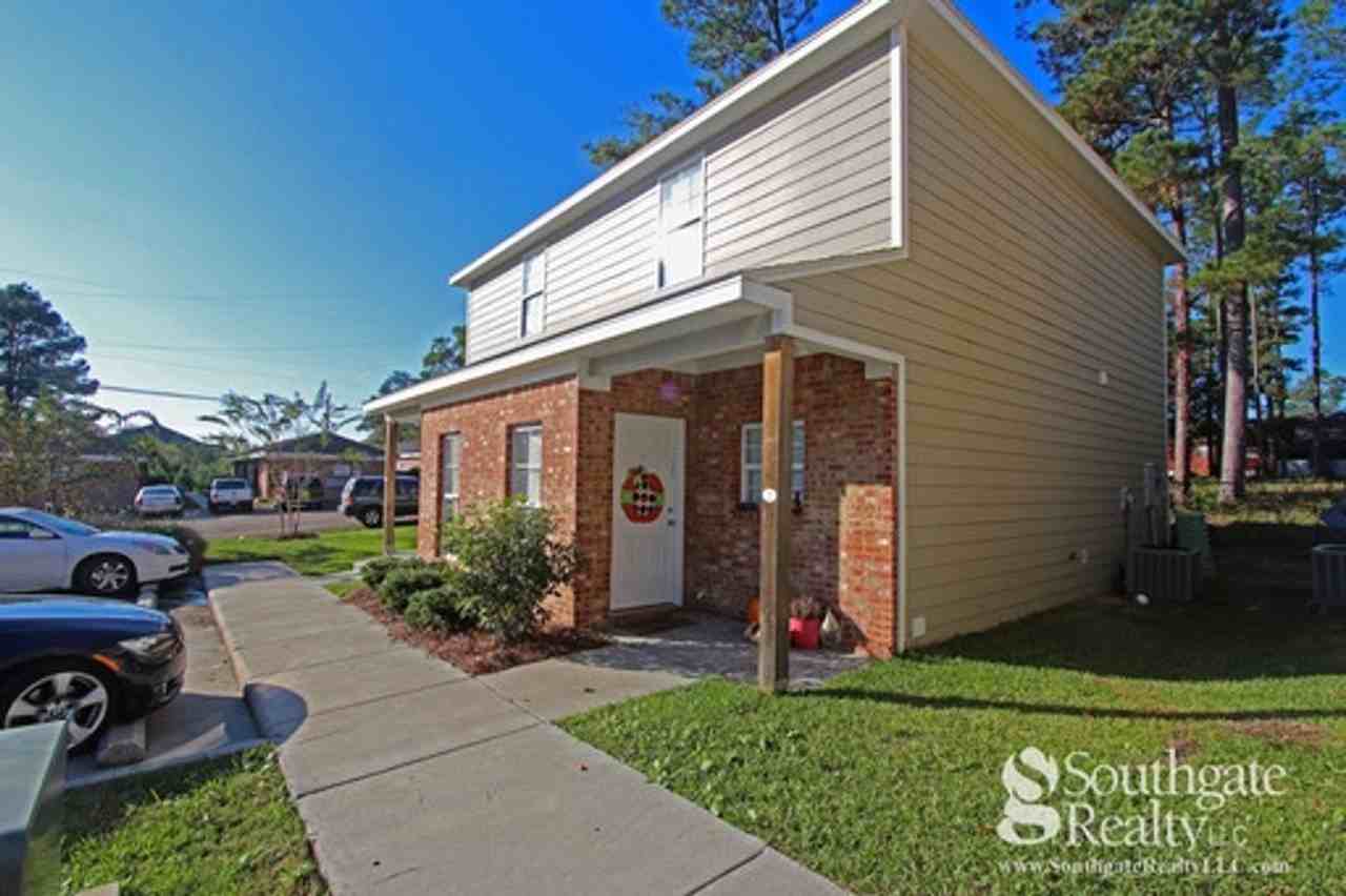 Magnolia Townhomes - Photo 3 of 50