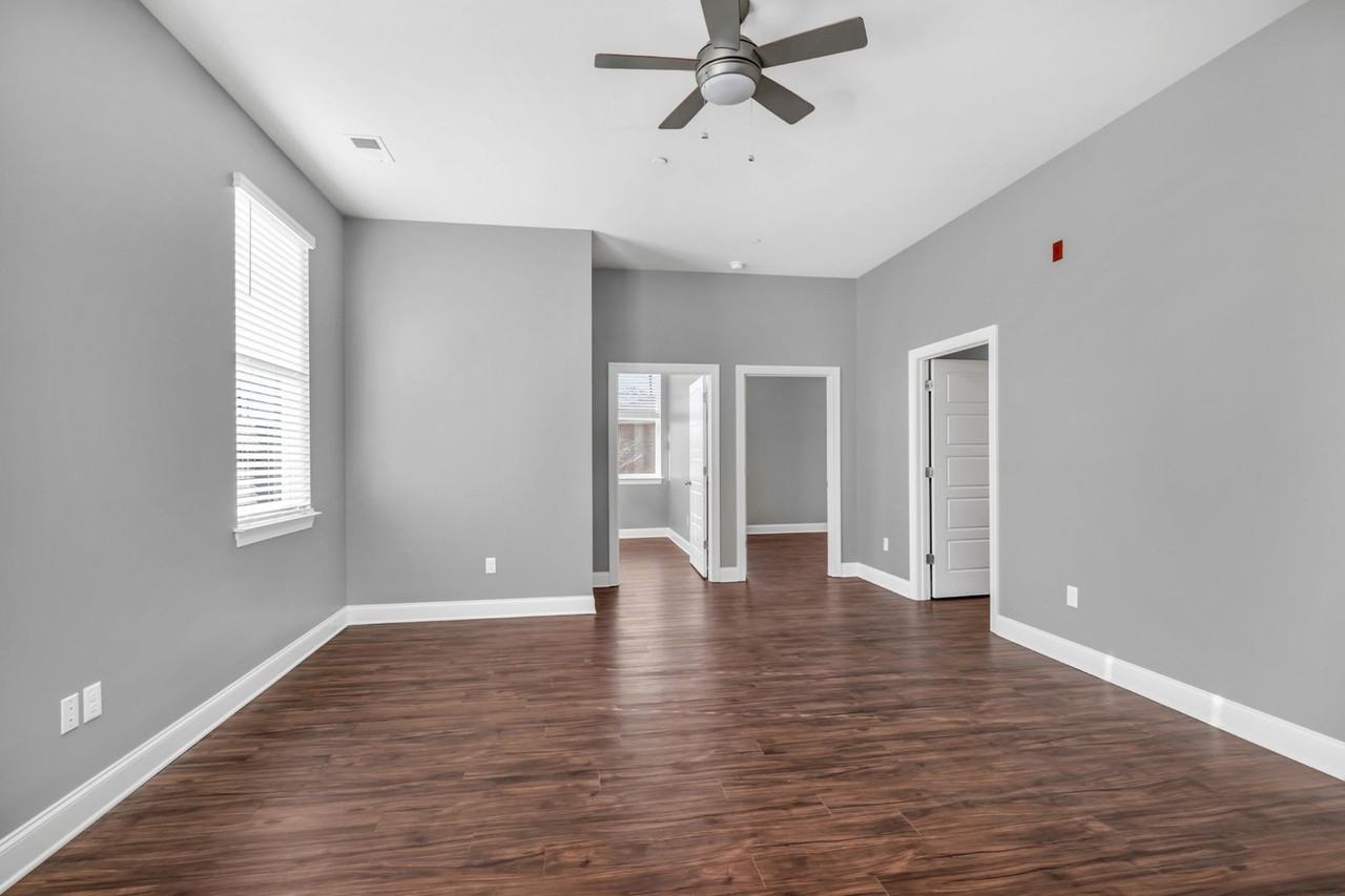 Bailey Row - 2107 - Photo 2 of 8