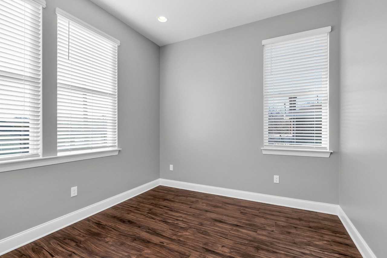 Bailey Row - 2107 - Photo 5 of 8