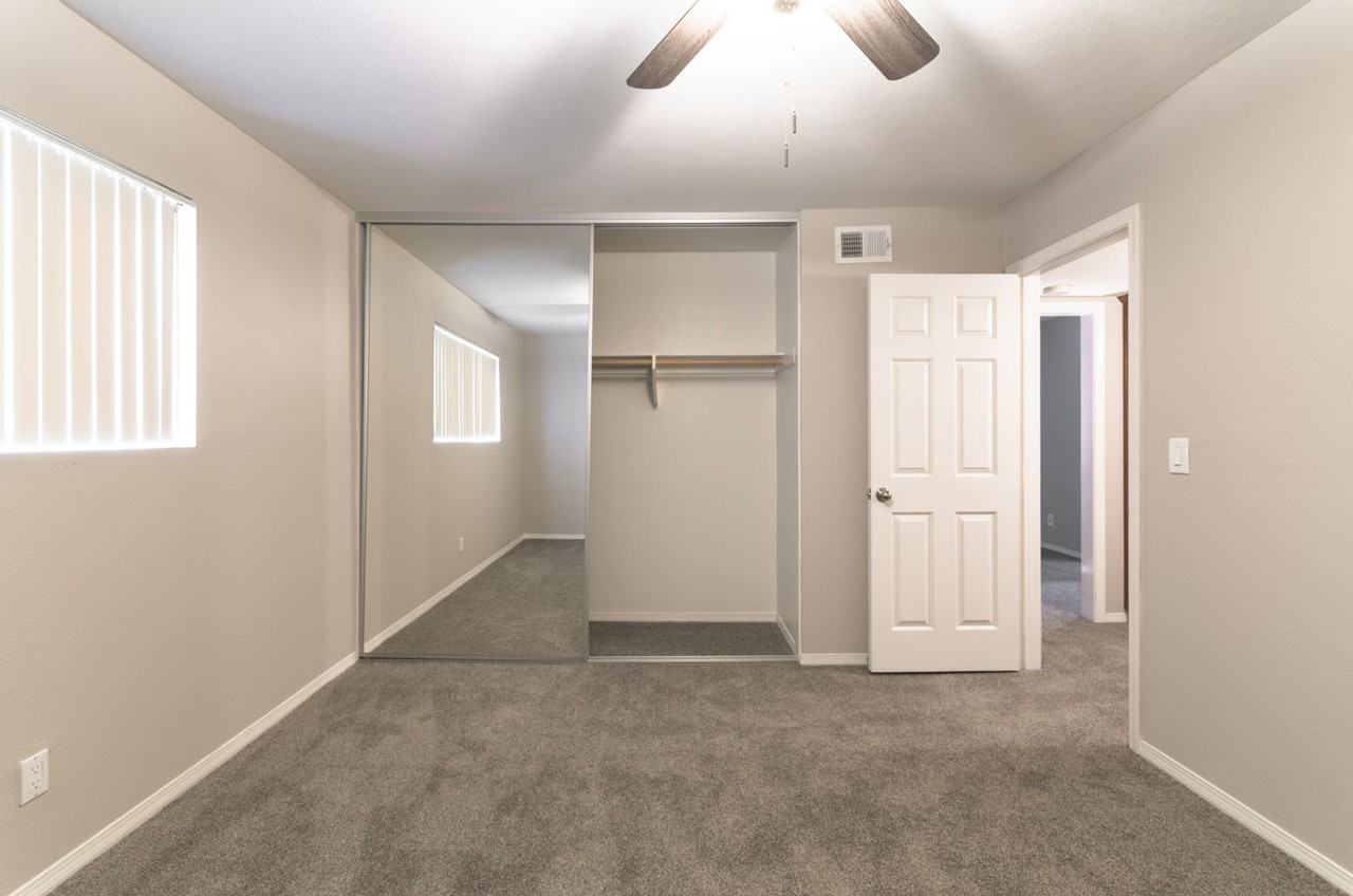 10233 Mission Gorge Road - Photo 5 of 36