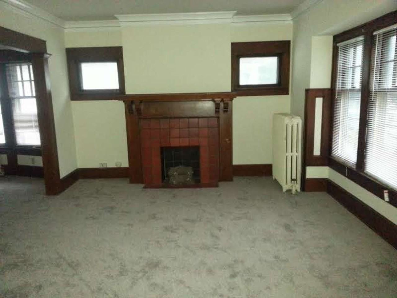 2924 N Maryland Ave - Photo 3 of 45