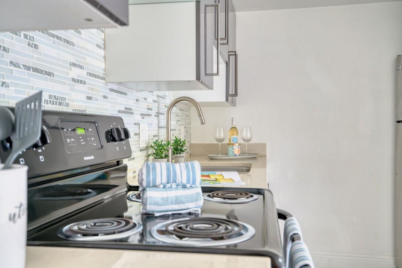 The Galen Apartments | Modern 1 Bedroom Apartments in Downtown Gainesville - Photo 2 of 14