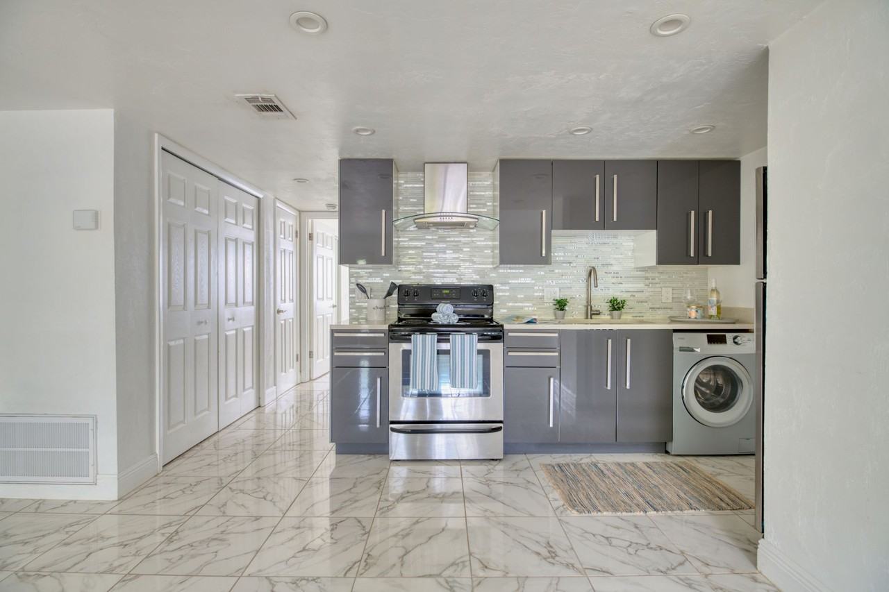 The Galen Apartments | Modern 1 Bedroom Apartments in Downtown Gainesville - Photo 3 of 14