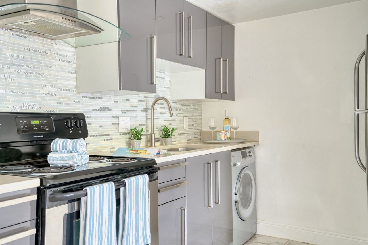 The Galen Apartments | Modern 1 Bedroom Apartments in Downtown Gainesville - Photo 5 of 14