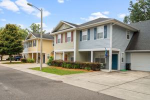 featured image of 2930 Nw 6th Ter