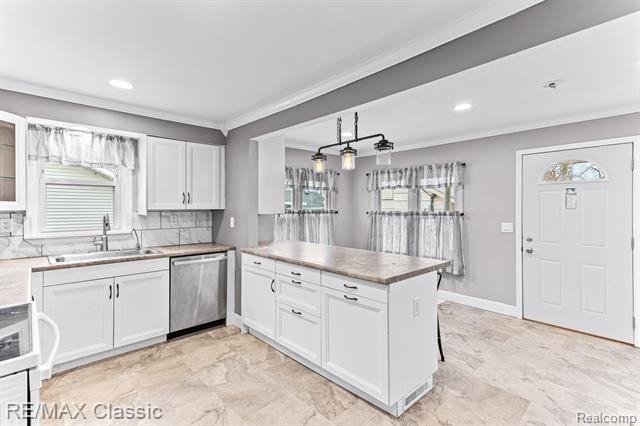 217 Endwell St - Photo 7 of 24