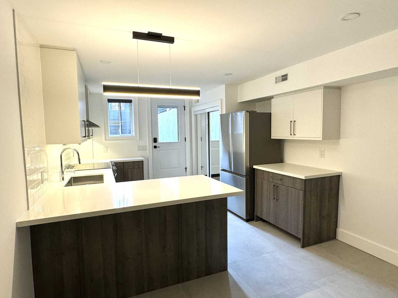 Ossington Ave & Bloor St W - Photo 5 of 11