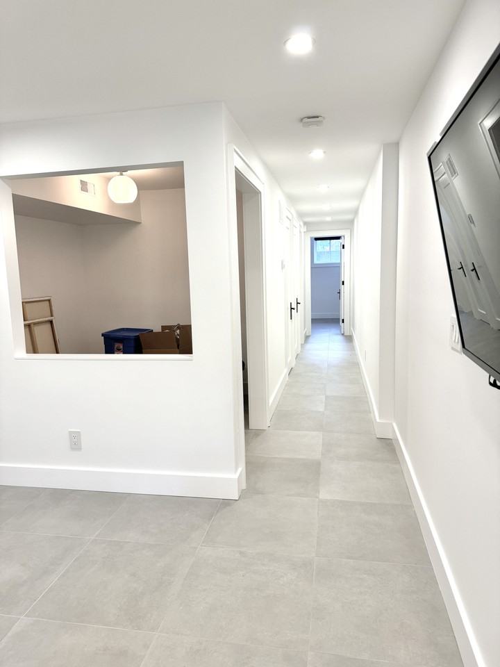 Ossington Ave & Bloor St W - Photo 7 of 11