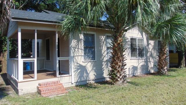 8127 Lexington Dr - Photo 2 of 16