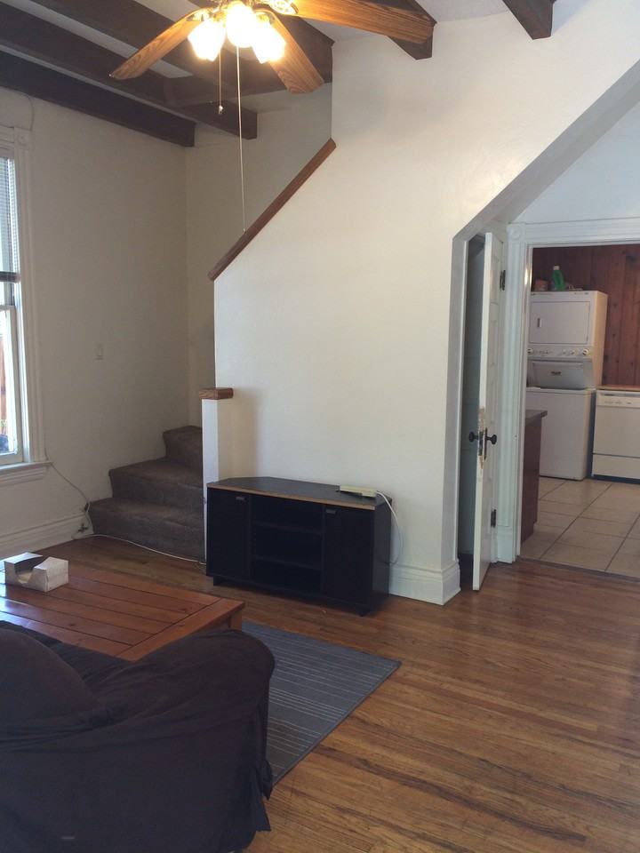 723 E 6th St - Photo 3 of 6