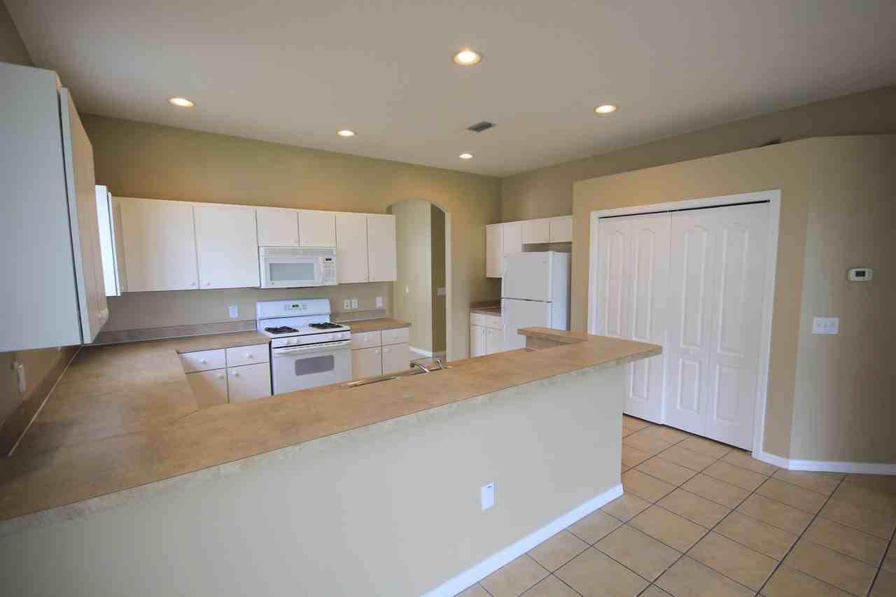 24745 Siena Dr - Photo 2 of 18