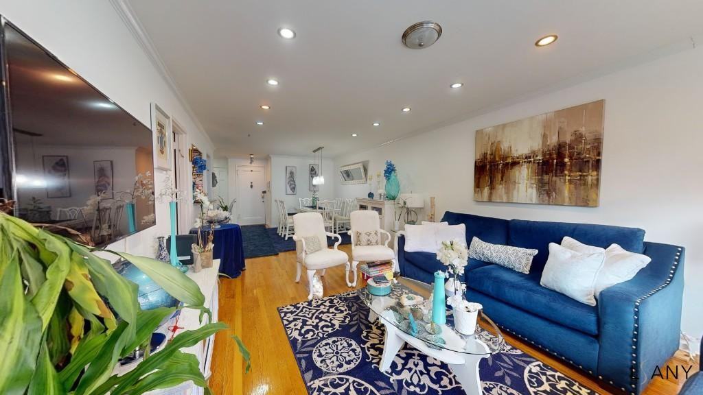 3635 Johnson Ave #4C