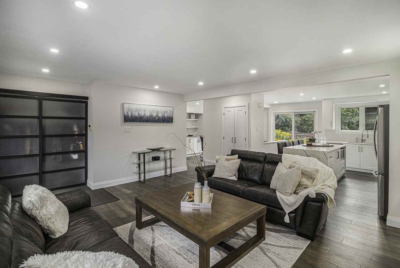 964 Charlton Drive - Photo 3 of 19