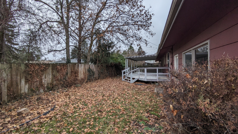 1005 E 8th St - Photo 3 of 37