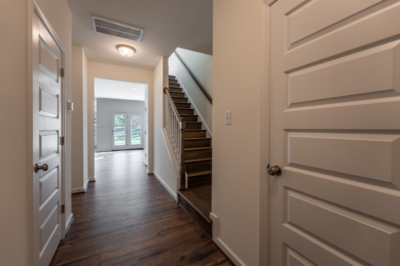 18520 Palisades Rdg - Photo 3 of 47