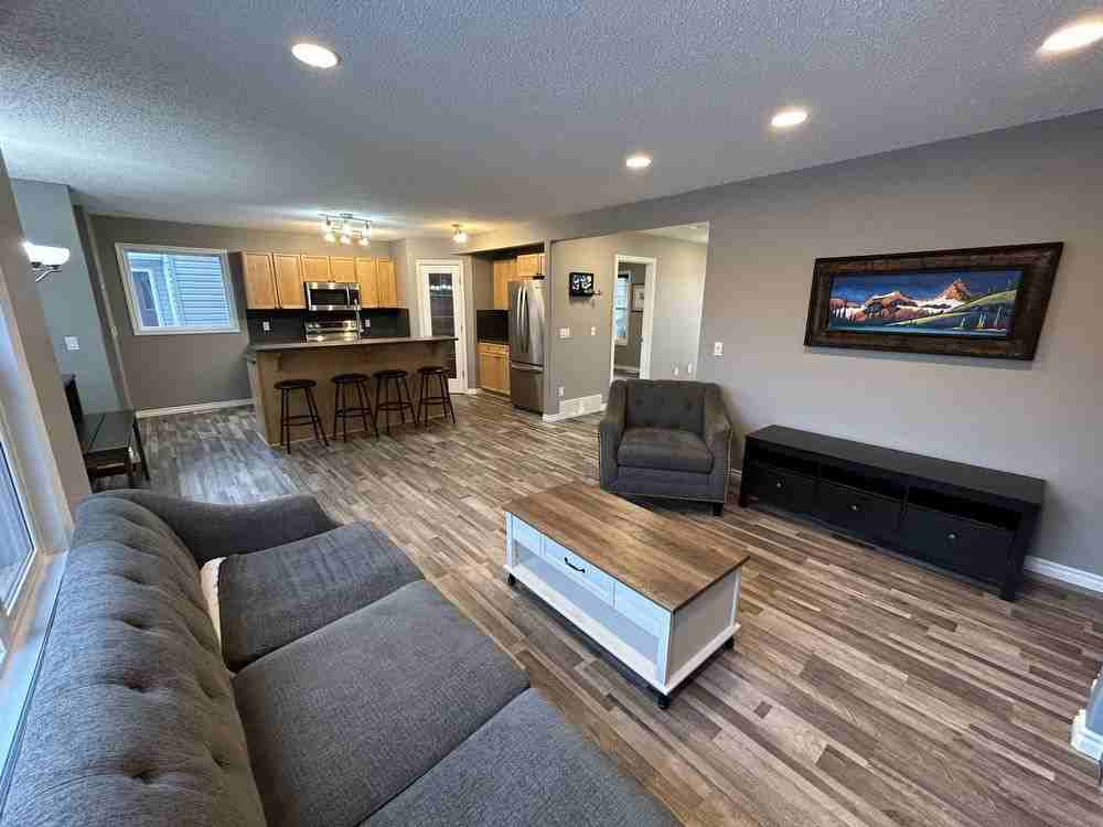 203 Loutit Rd - Photo 3 of 24