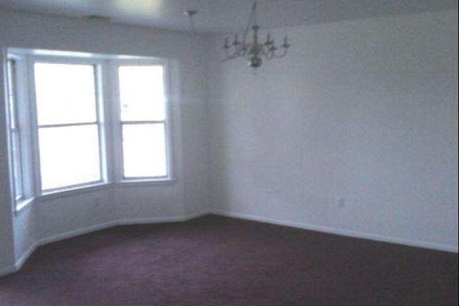 202 Salem Ct #3 - Photo 3 of 4