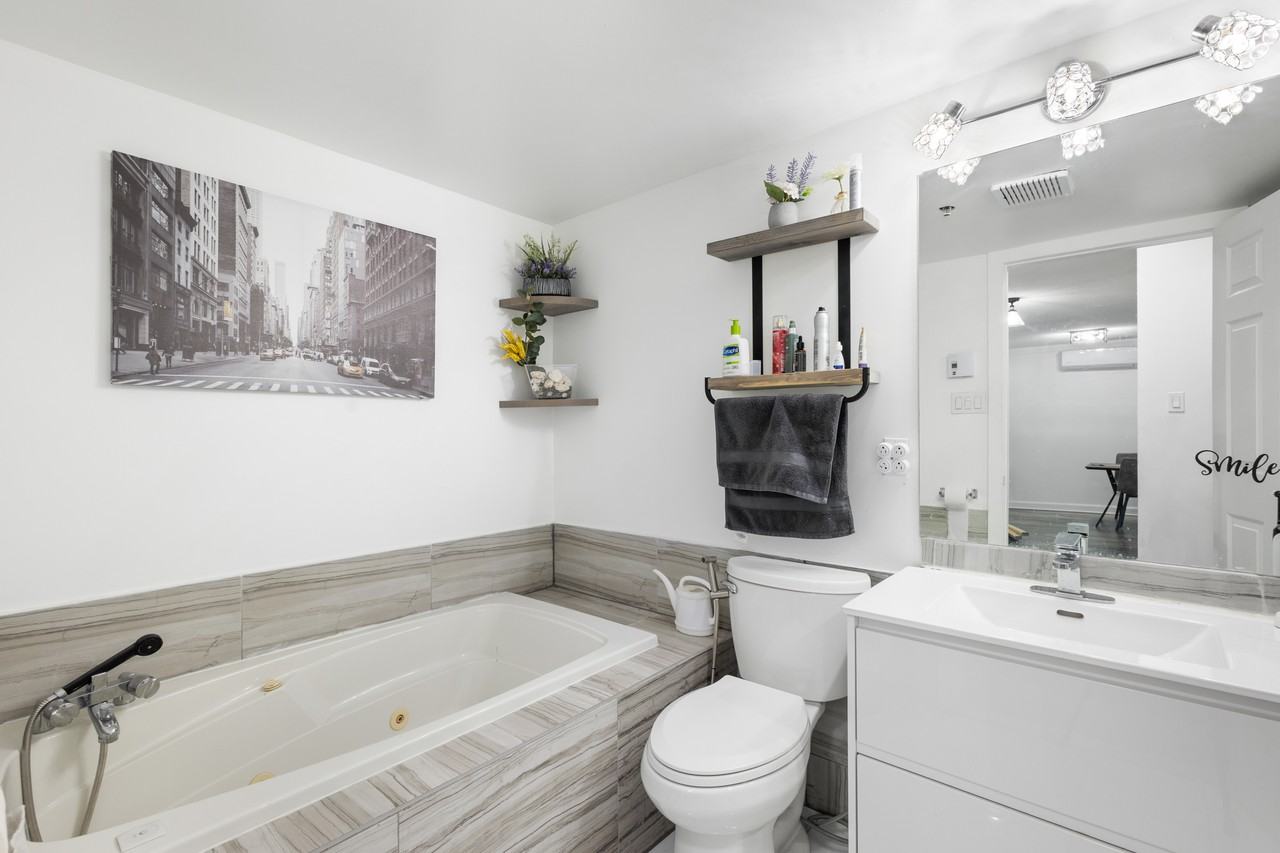 7050 27e Avenue #110 - Photo 2 of 8