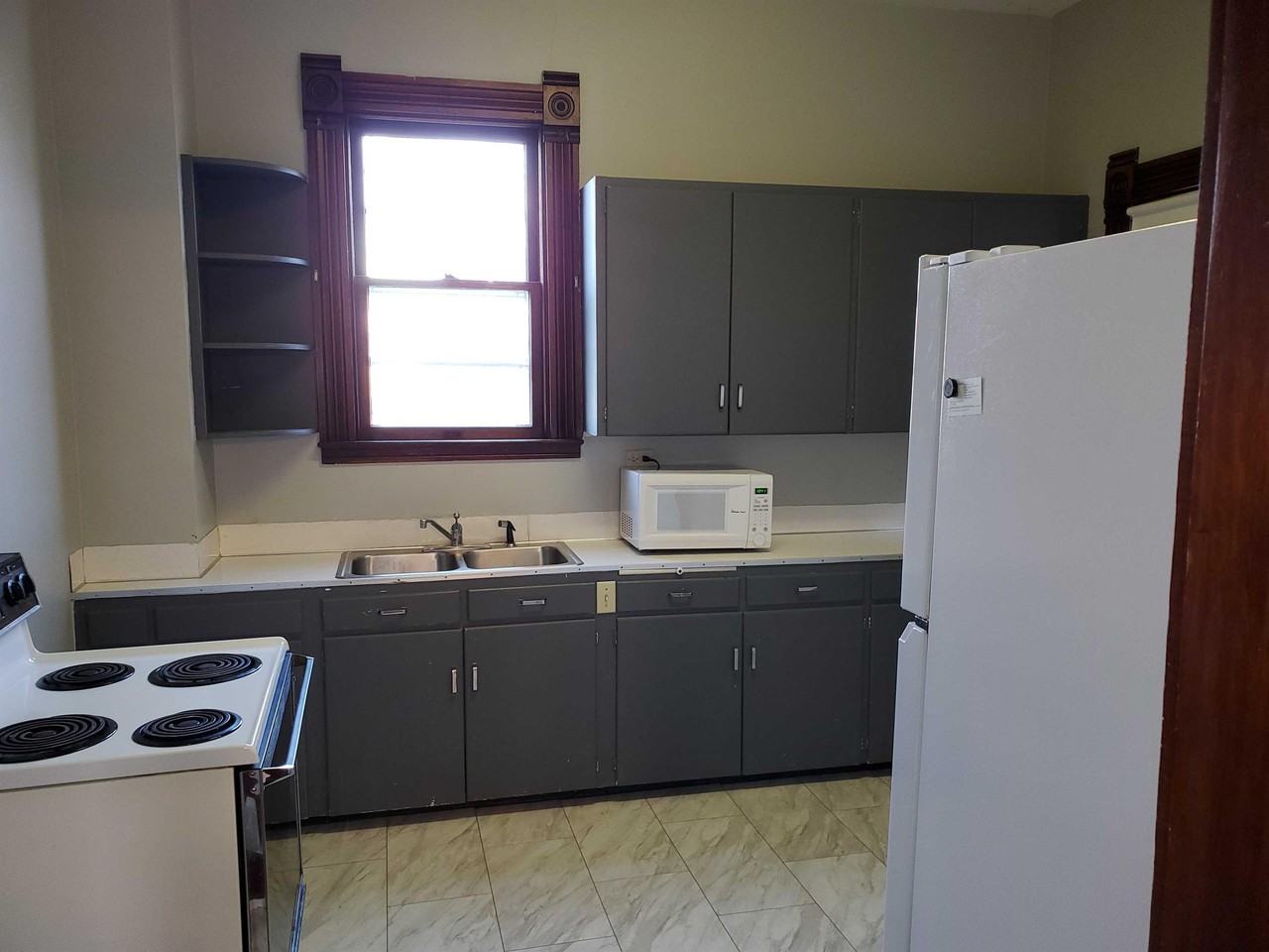 1105 Avenue F #1105LOWER - Photo 2 of 13