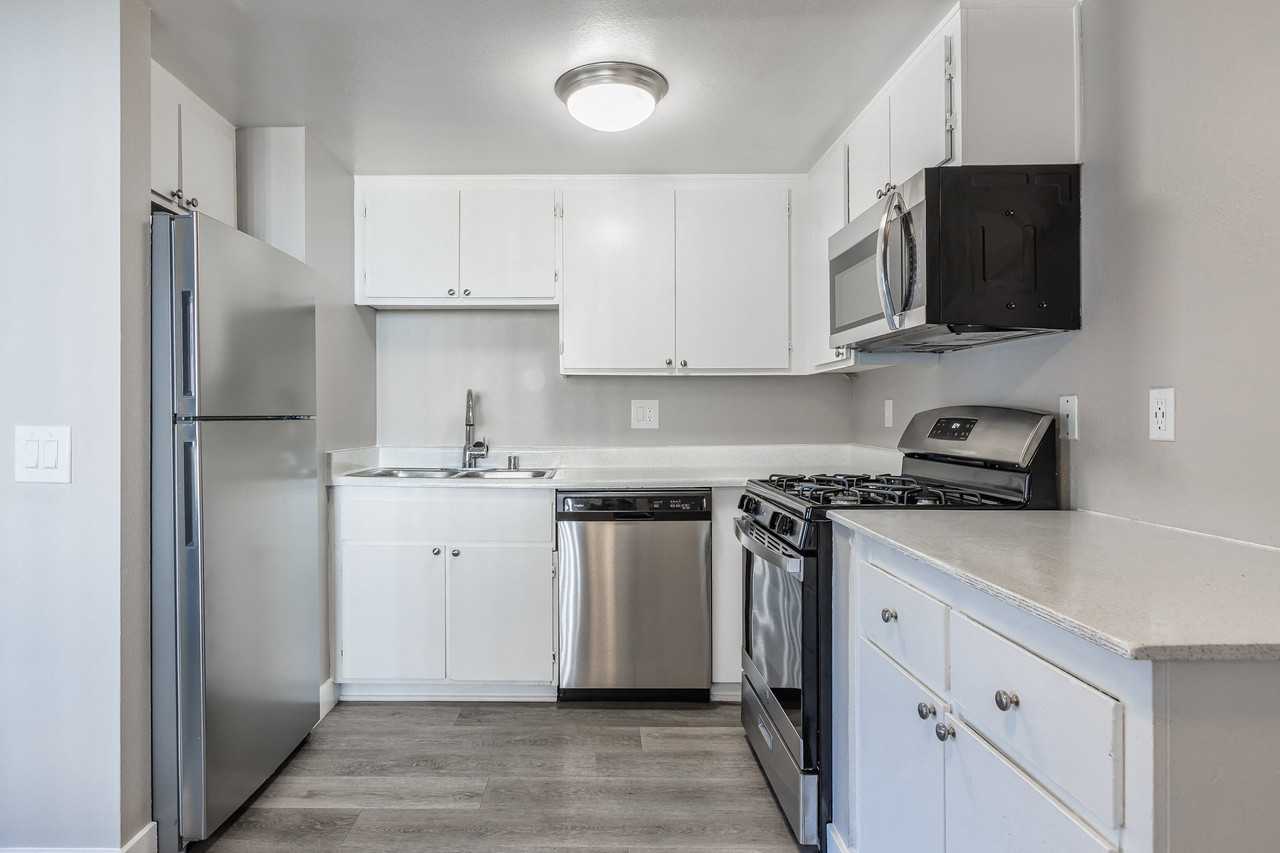 Sage Canyon Apartments - Photo 5 of 24