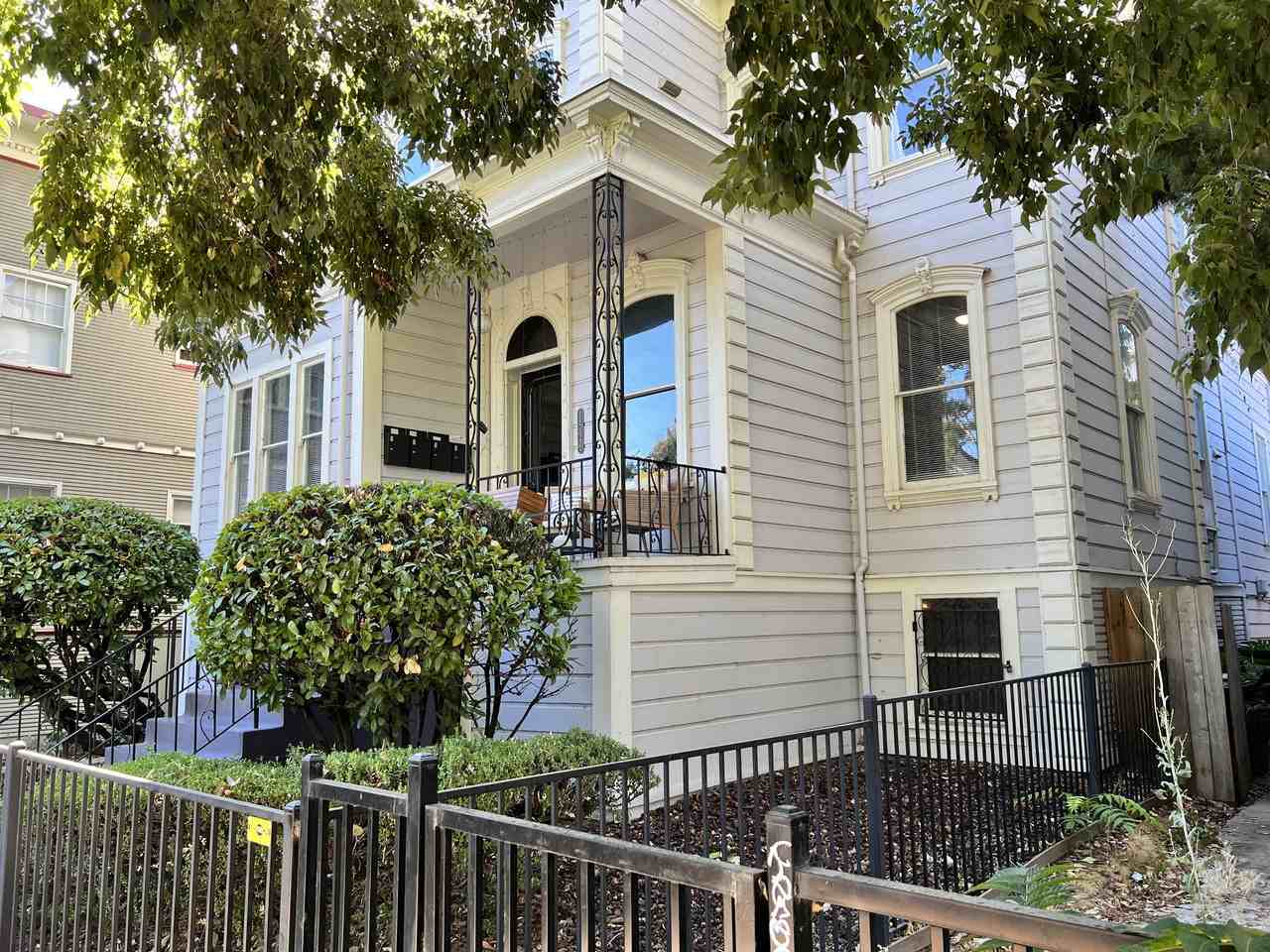 1526 Q St - Photo 2 of 9