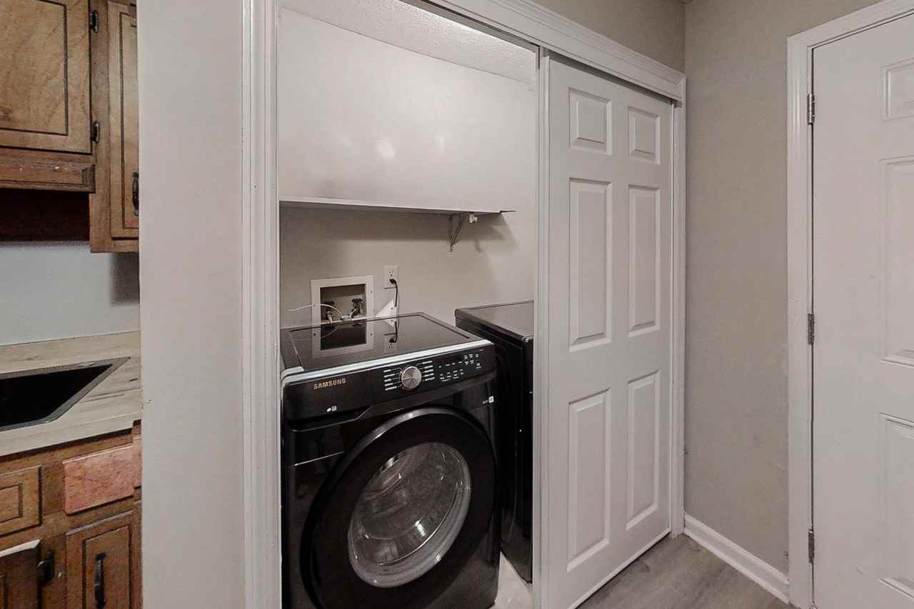 Ridgemere Ct - Photo 3 of 13