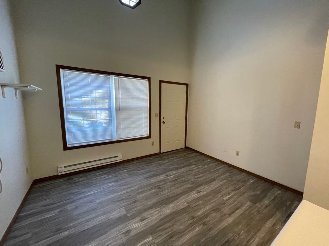 708 N Golfcrest - Photo 4 of 6