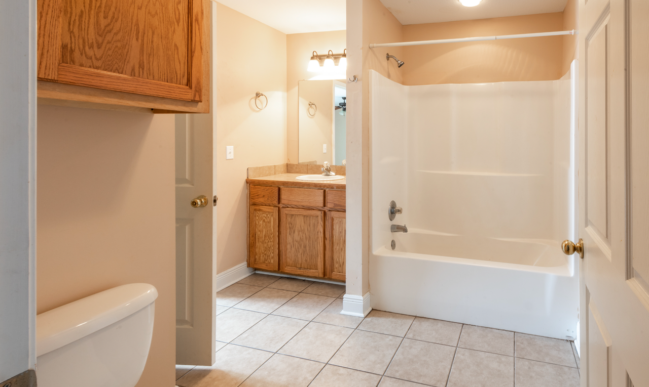 1 Square Apartment Homes - Photo 2 of 15