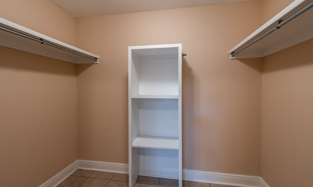 1 Square Apartment Homes - Photo 3 of 15